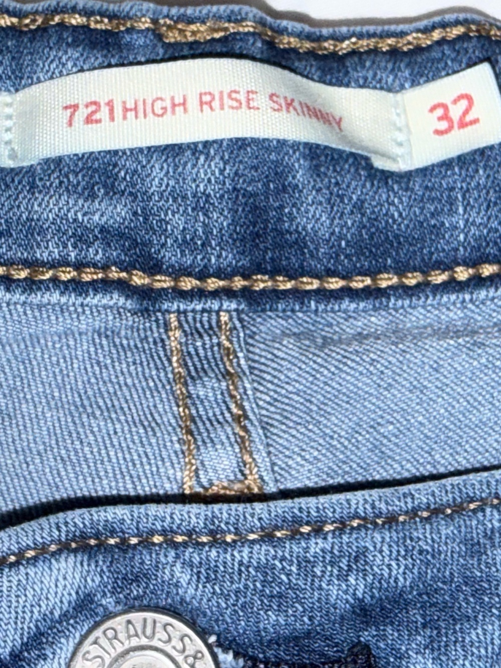 Levi's 721 High Rise Skinny Jeans Women’s- Size 32x30 - Picture 2 of 7